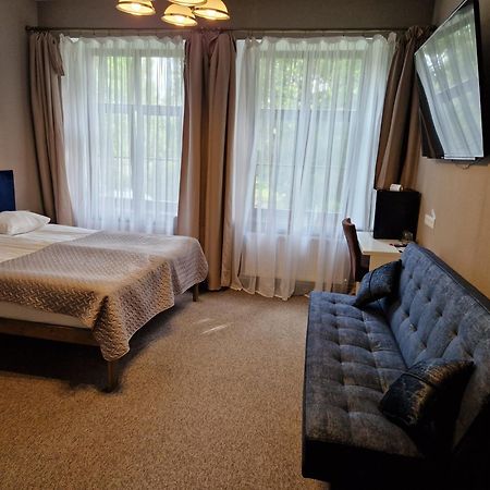 Hotel Karklu Muiza イェルガヴァ エクステリア 写真