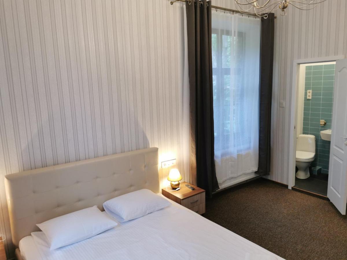 Hotel Karklu Muiza イェルガヴァ エクステリア 写真