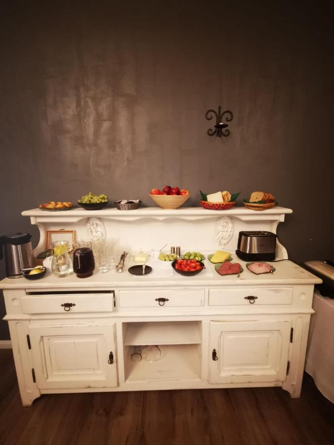 Hotel Karklu Muiza イェルガヴァ エクステリア 写真