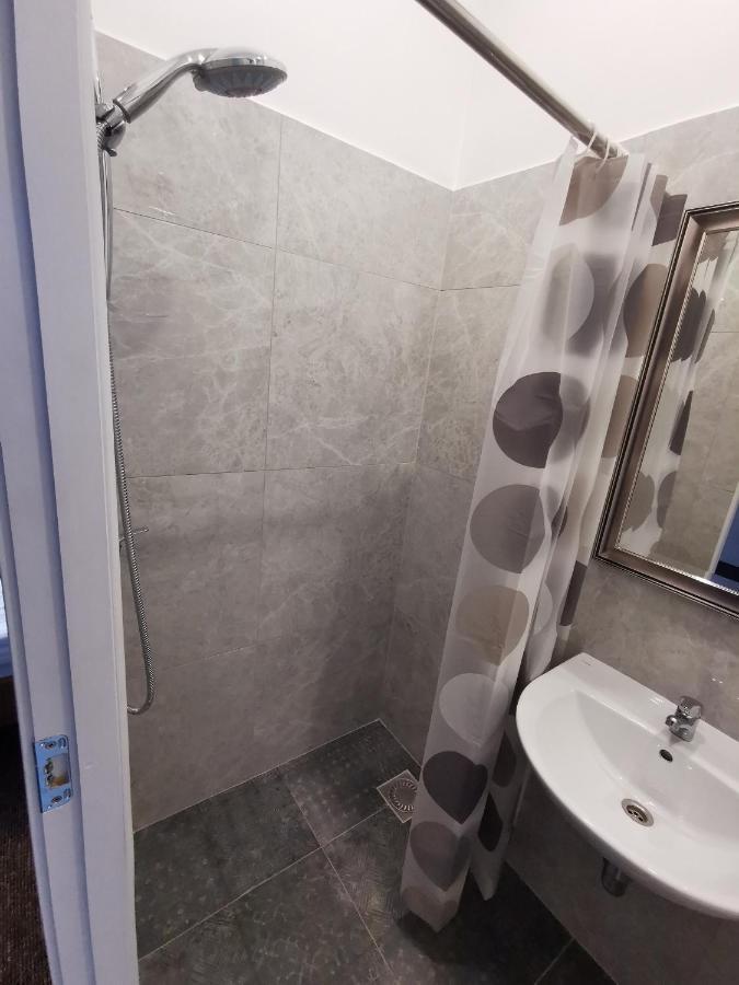 Hotel Karklu Muiza イェルガヴァ エクステリア 写真