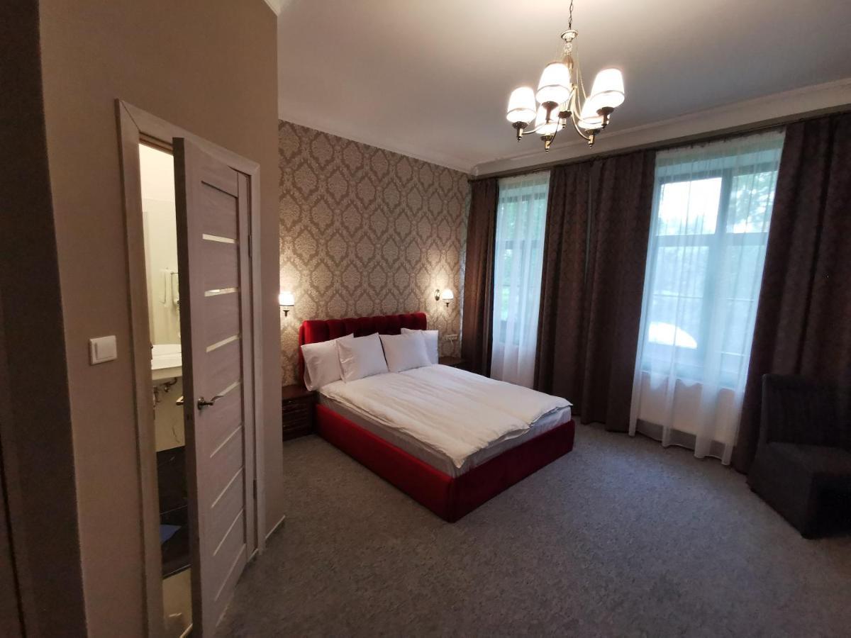 Hotel Karklu Muiza イェルガヴァ エクステリア 写真