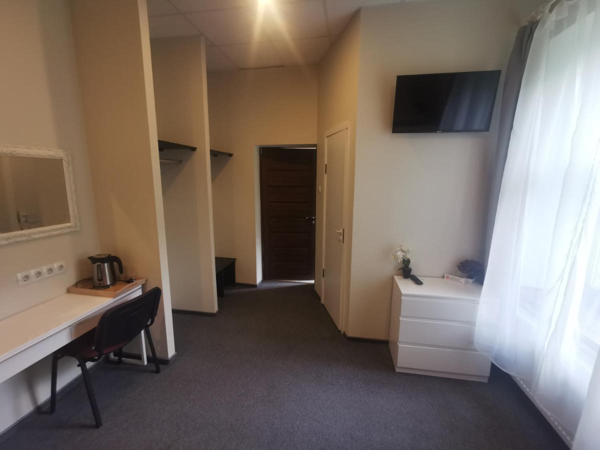 Hotel Karklu Muiza イェルガヴァ エクステリア 写真