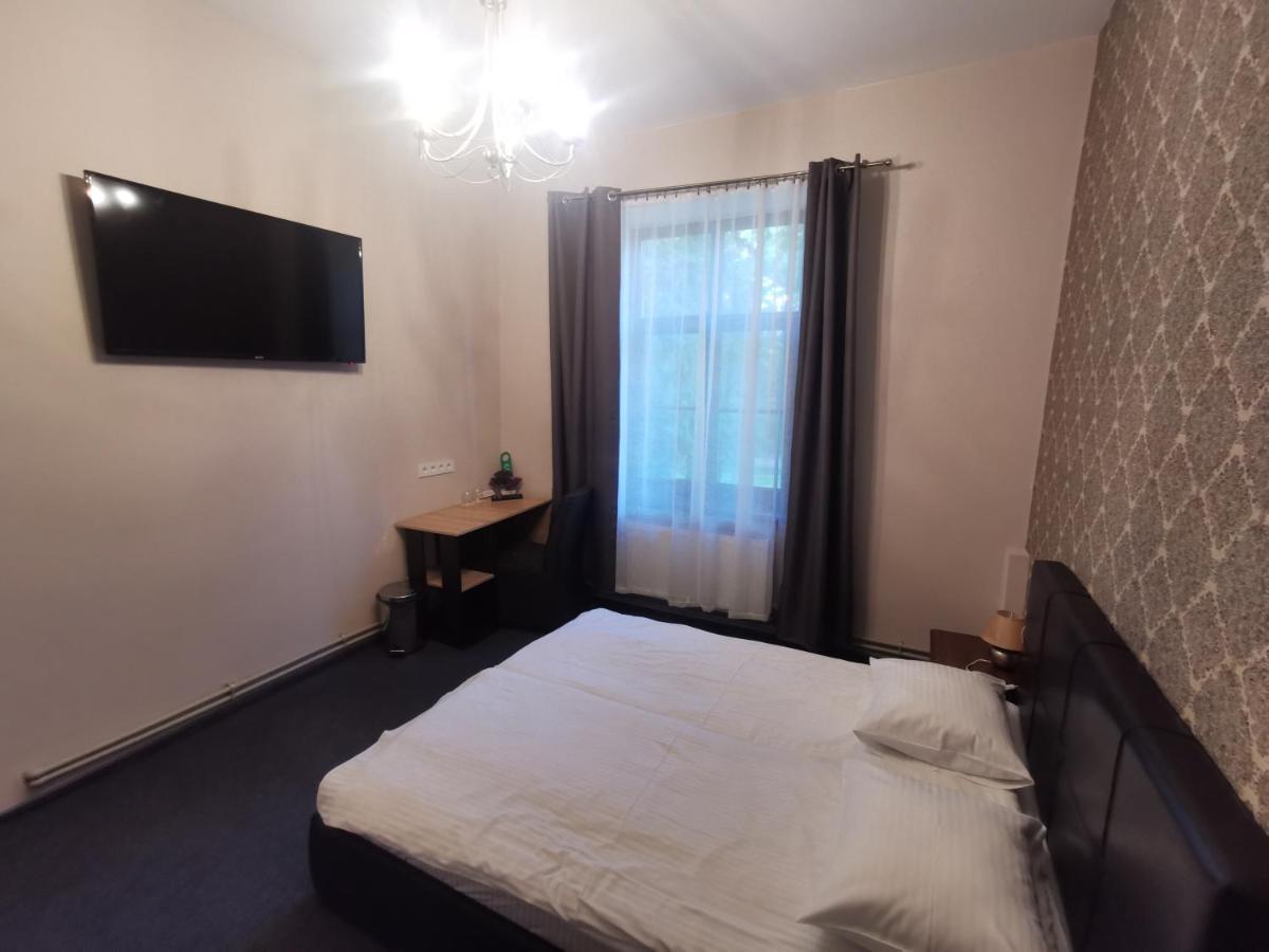 Hotel Karklu Muiza イェルガヴァ エクステリア 写真