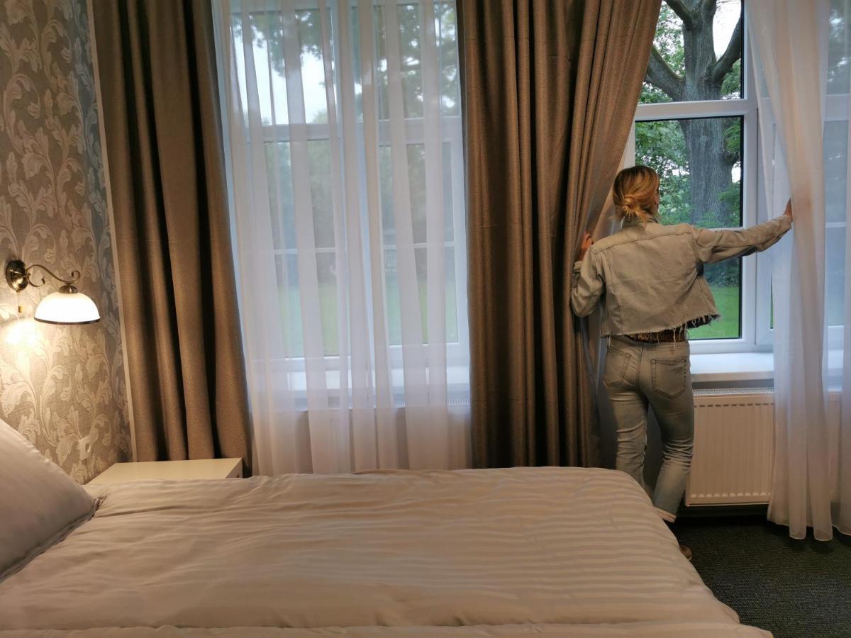 Hotel Karklu Muiza イェルガヴァ エクステリア 写真