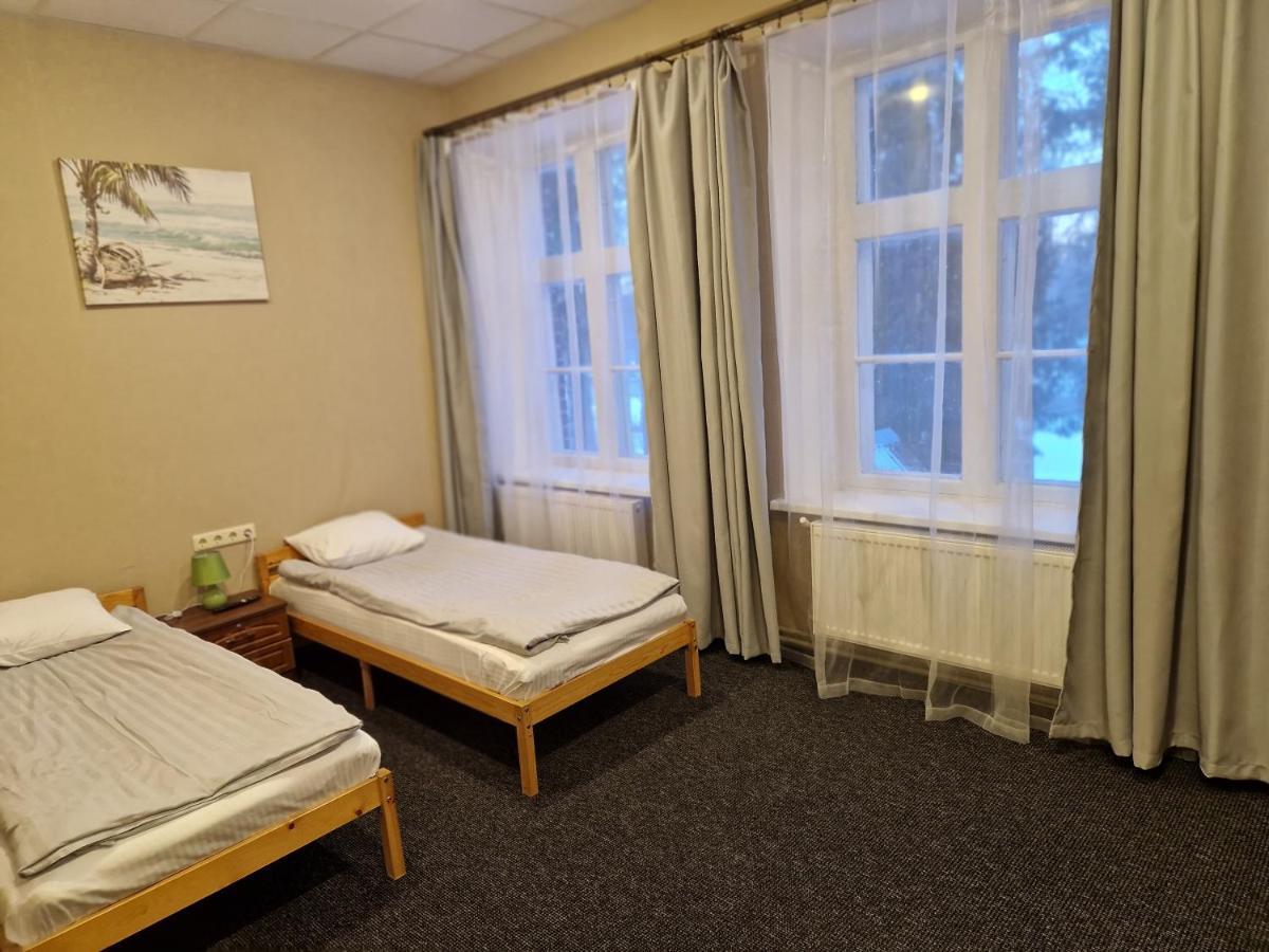 Hotel Karklu Muiza イェルガヴァ エクステリア 写真