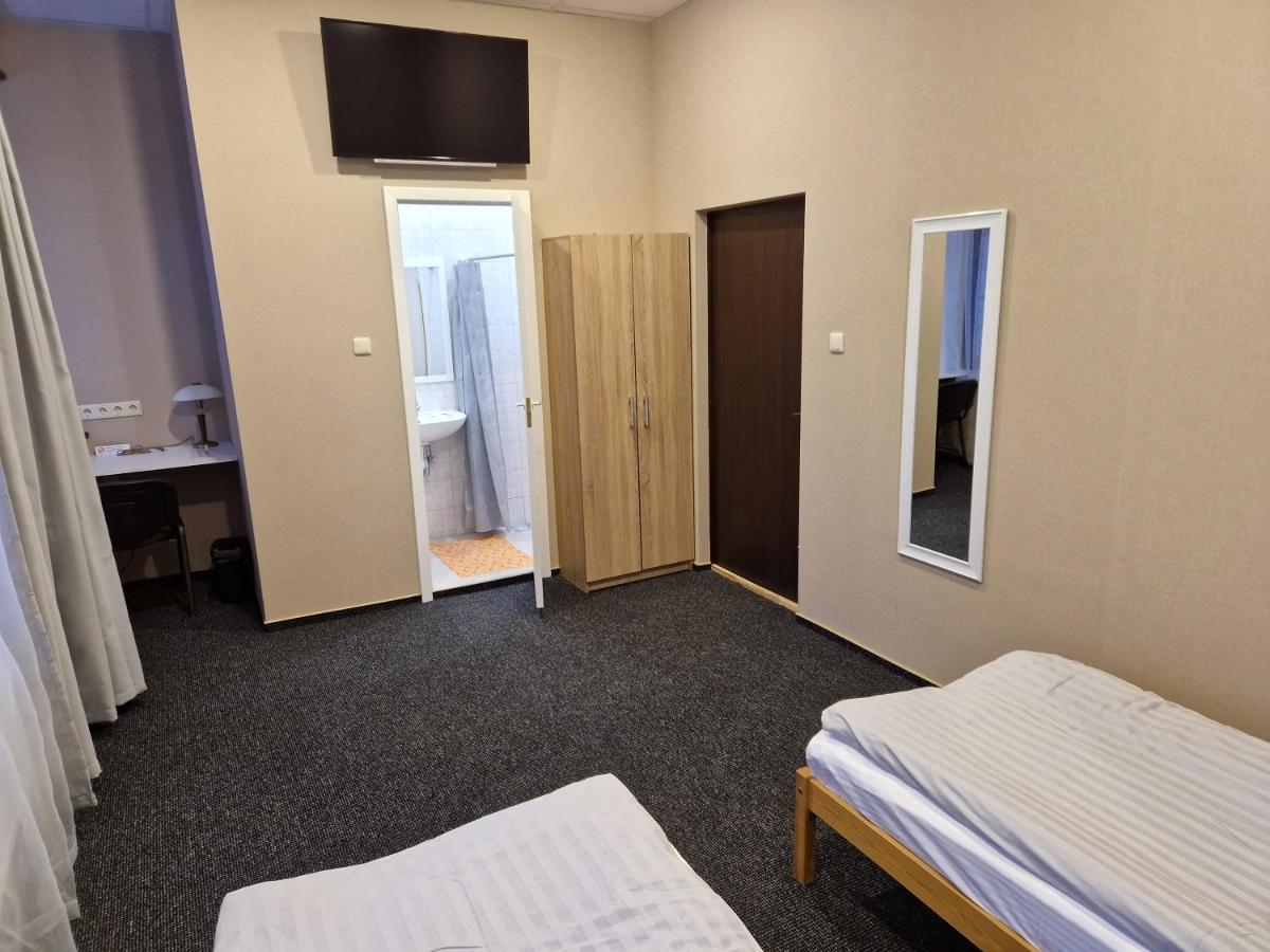 Hotel Karklu Muiza イェルガヴァ エクステリア 写真